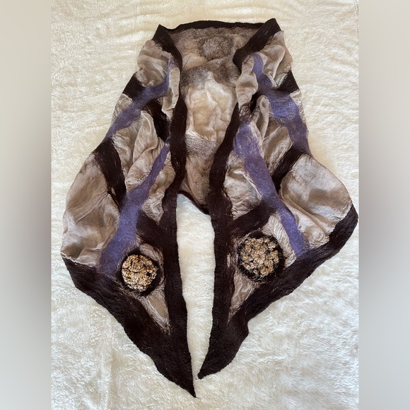 Silk and felted wool shawl. Designer/Artist Tami Zohar - Picture 2 of 7